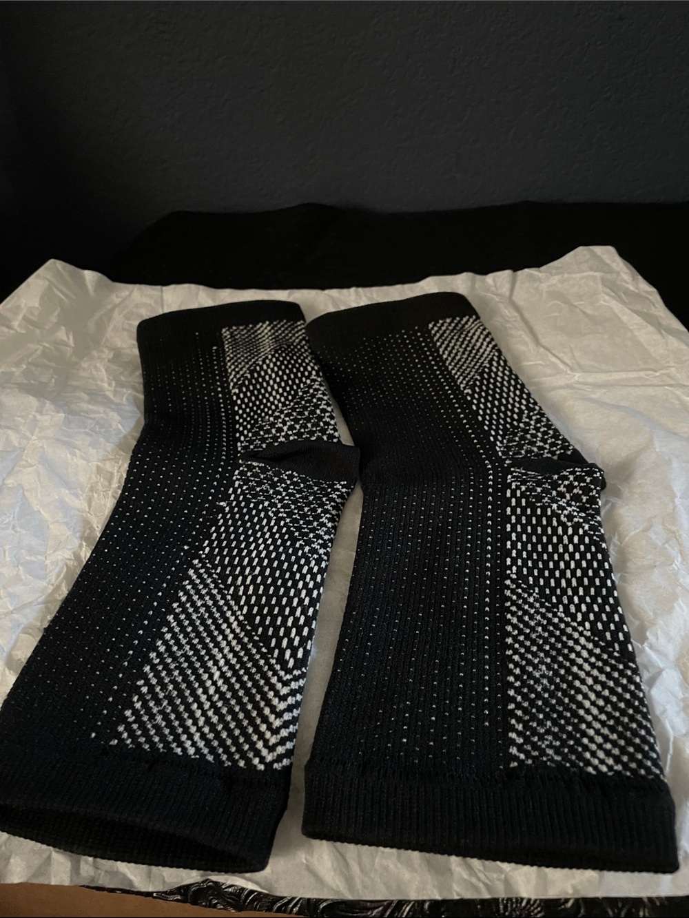 Black & White Geometric compression socks with open toes